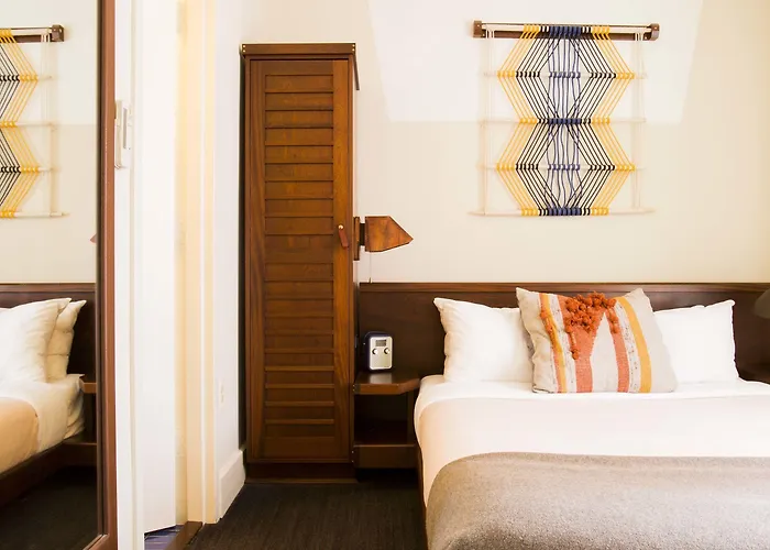 Hotel Freehand